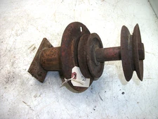 1966 Simplicity Landlord 101 Garden Tractor Part : 42" Mower Deck Drive Spindle