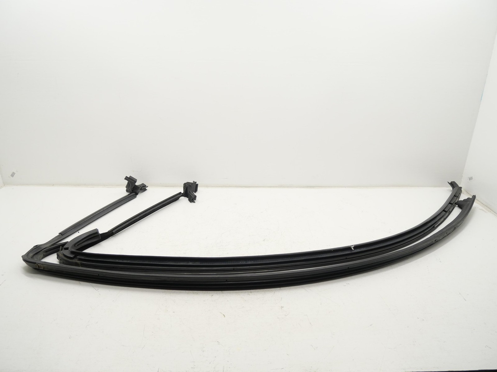 2005 Bentley Continental GT Front Door Weather Stripping Left/Right Pair 59k OEM