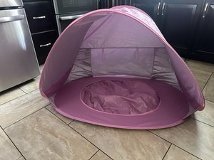 Portable Baby Beach Tent with Mesh Panels & UV Protection for Hassle-Free Trips