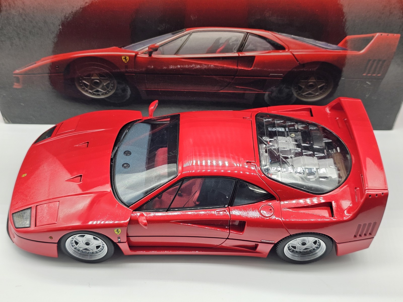 Ferrari F40 Rosso 1987 1:18 Kyosho In Box