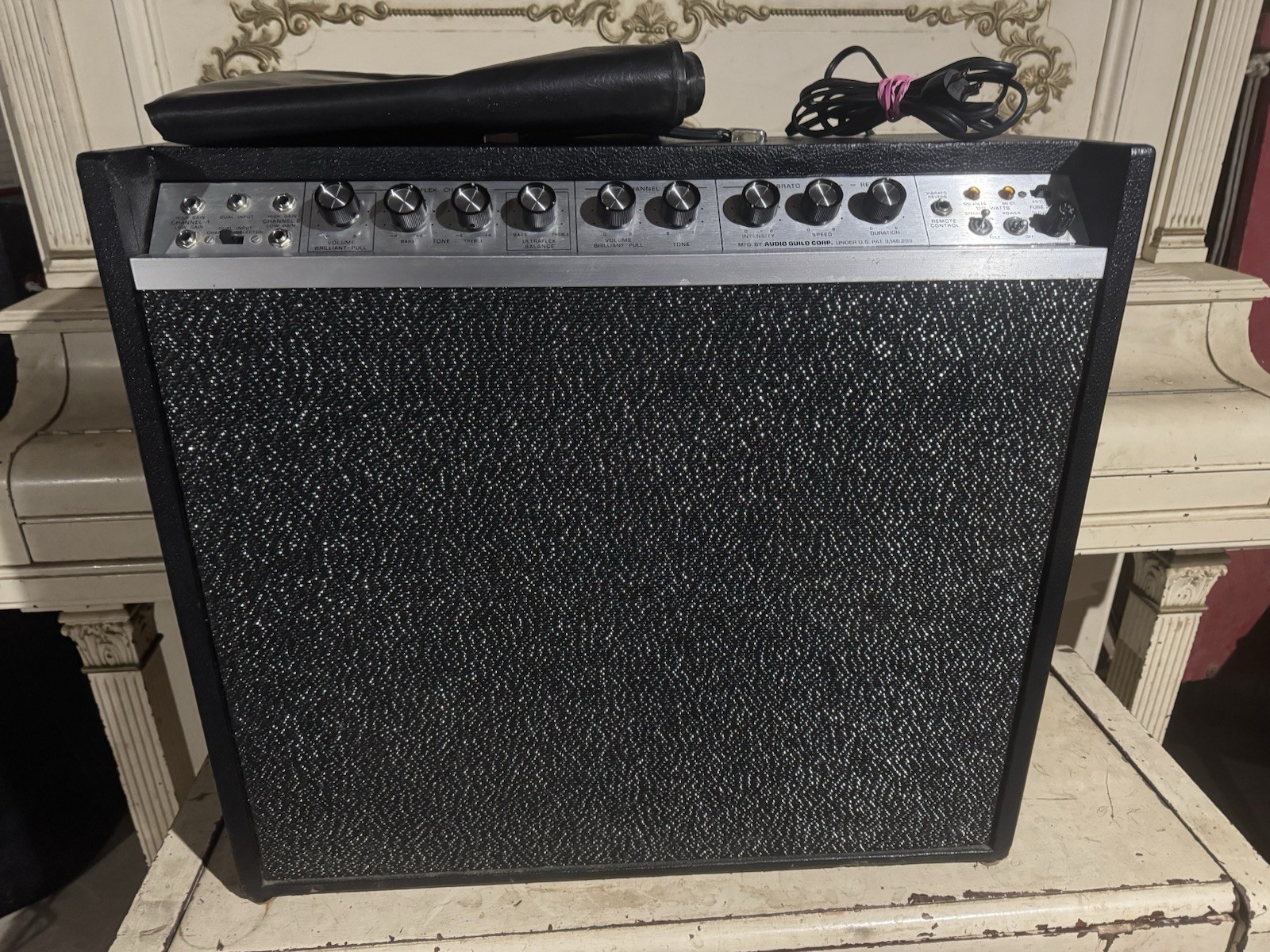 Vintage Audio Guild Corp Guitar Amplifier 2x12 Combo