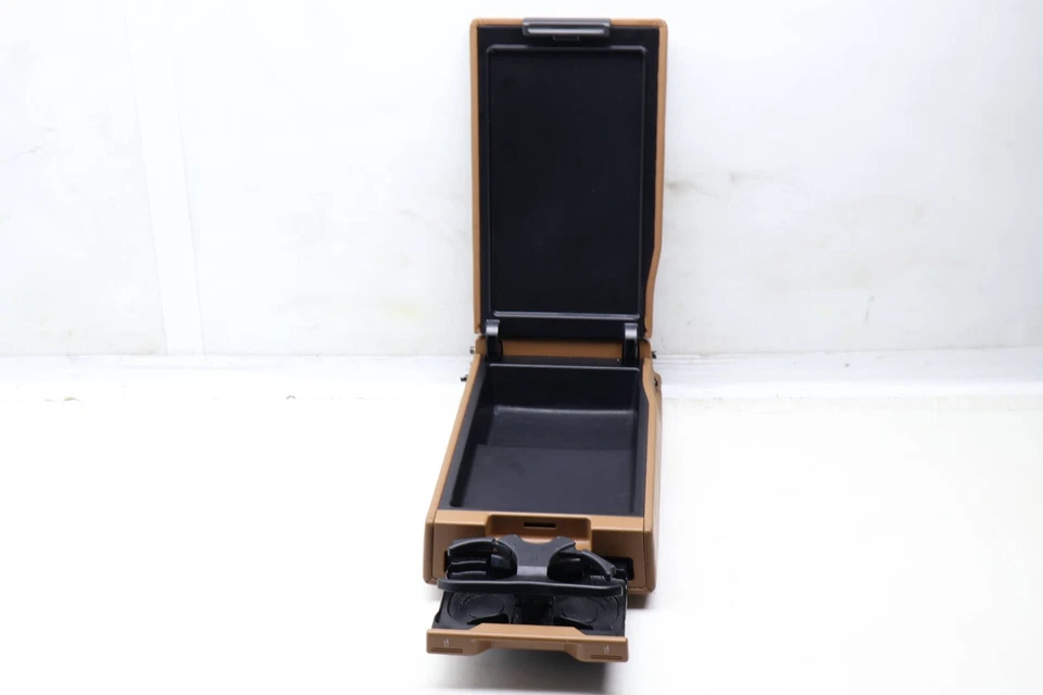 2005-2011 AUDI A6 - Apoio de braço traseiro / suporte CUP 4F0885081AD - Imagem 3 de 4