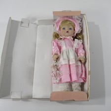 VINTAGE Wyndham Lane Amanda Porcelain Collectible Doll
