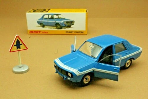 Voitures de sport miniatures bleus Dinky