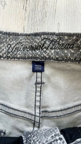 Universal Thread Size 4 High Rise Skinny Jeans | Gray Snakeskin Print NWT - Picture 3 of 10