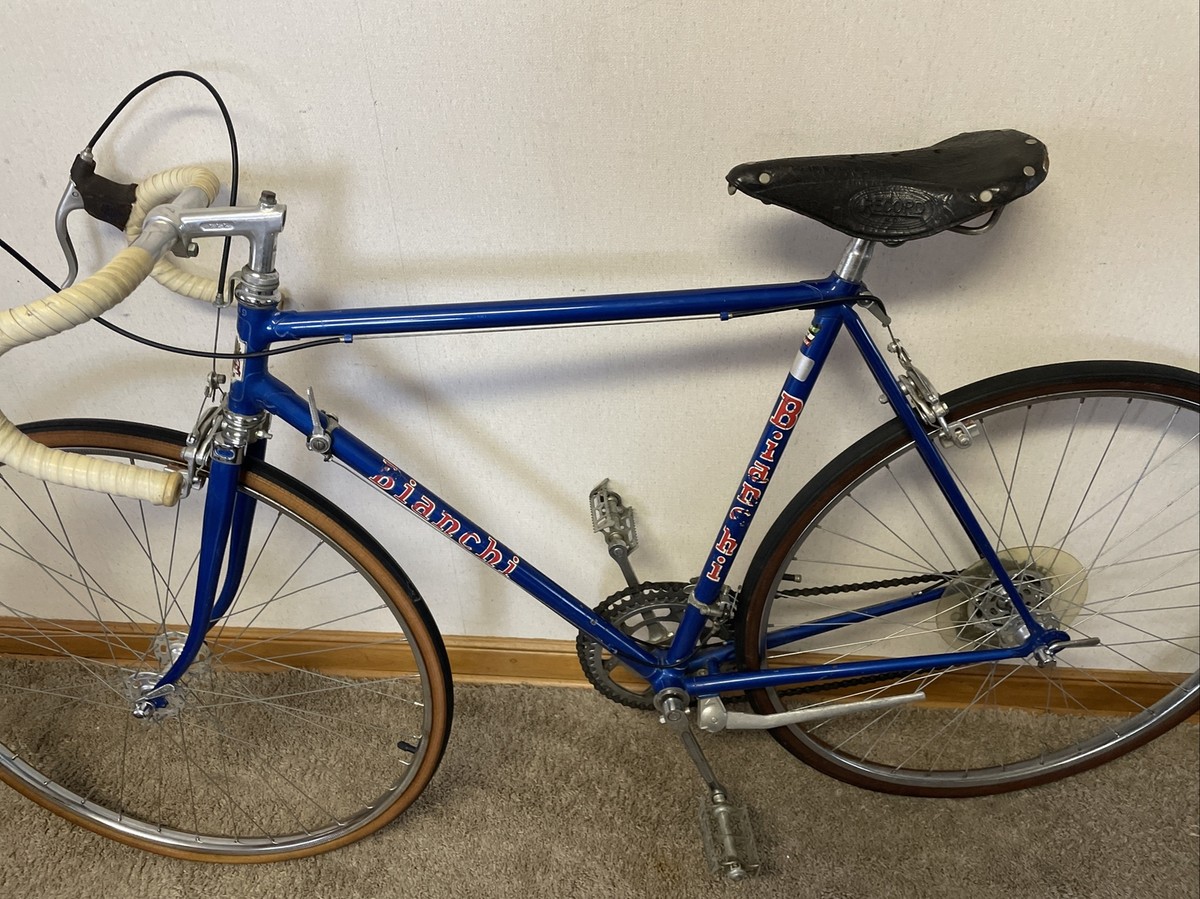Vintage 1972 Bianchi ROAD BIKE 54 cm Campagnolo Valentino Equipped