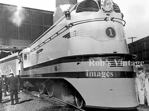 Milwaukee Road Photo Hiawatha Atlantic Steam Locomotive 1  Railroad Train 1935