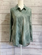 Athleta Urbanite Printed Top Green Long Sleeve Button Down Shirt Size M Vented