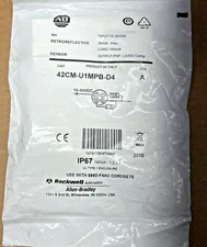 ALLEN-BRADLEY 42CM-U1MPB-D4 RETROREFLECTIVE PHOTOELECTRIC SWITCH