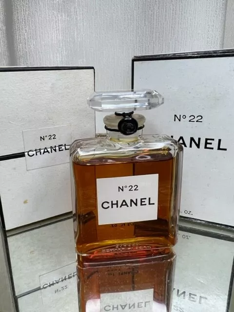 Chanel No 22 extrait 14 ml. Vintage 1960 edition. Sealed bottle