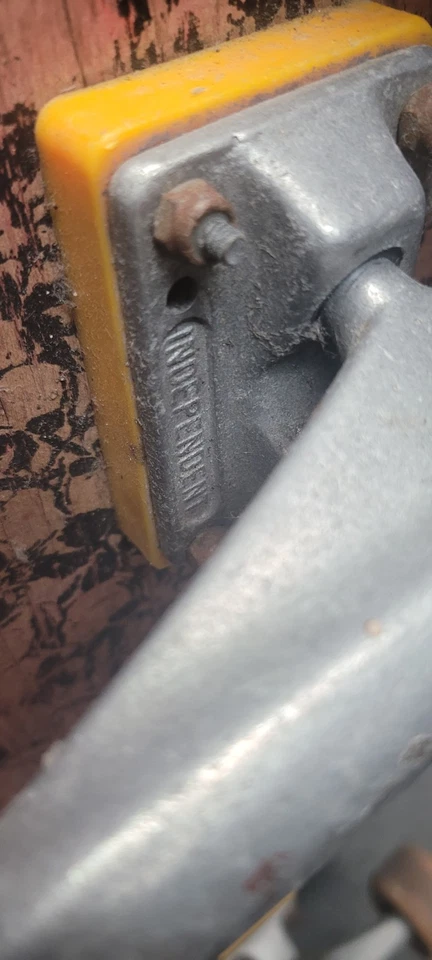 Monopatín Vision Punkskulls de colección camiones independientes ruedas Hurricane Foto 4 de 4