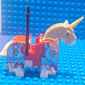 Lego Castle Red Horse Barding Gold Lion Battle Helmet Shield 10223 Kingdom Joust