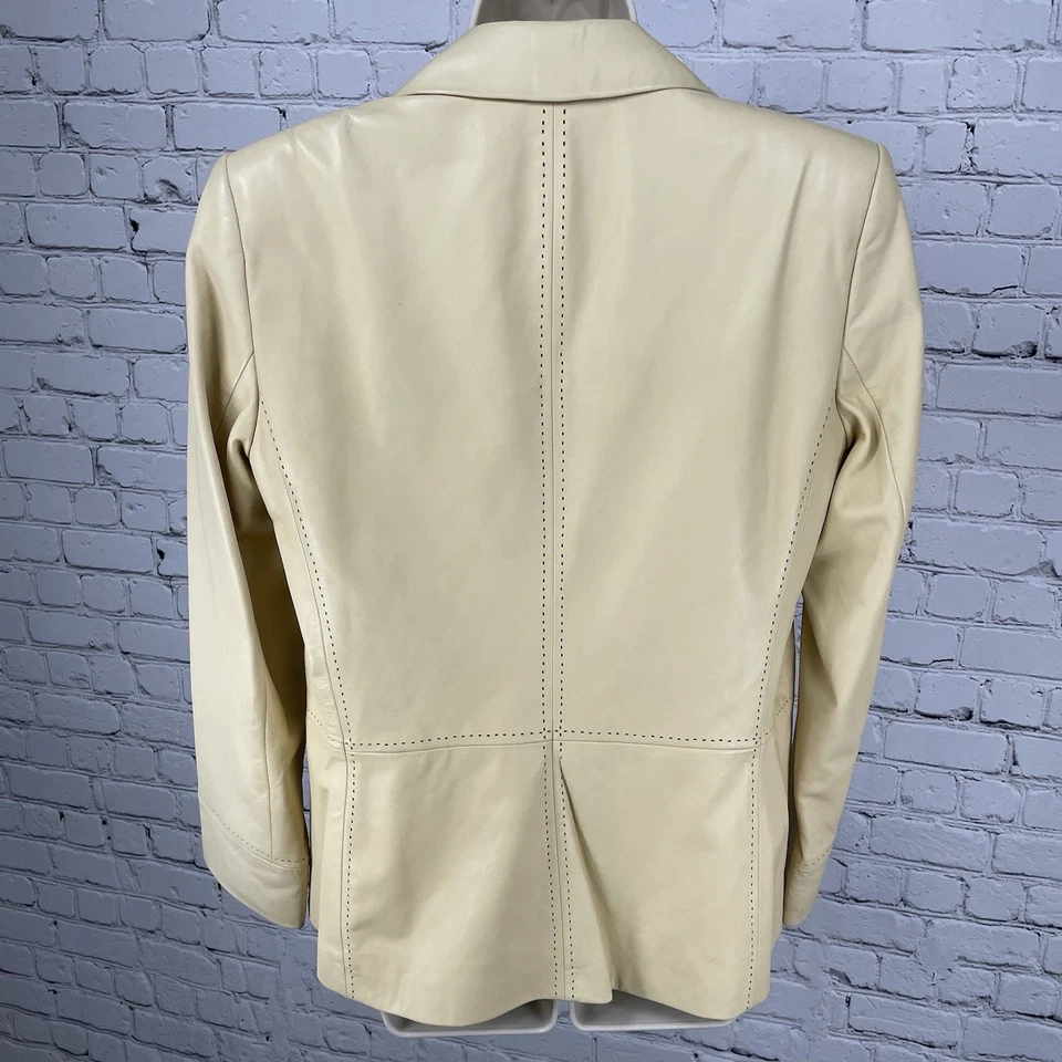 Chaqueta Blazer Dana Buchman Cuero Amarillo Pálido 1 Botón Bolsillos Forrada Talla 10 Foto 2 de 4