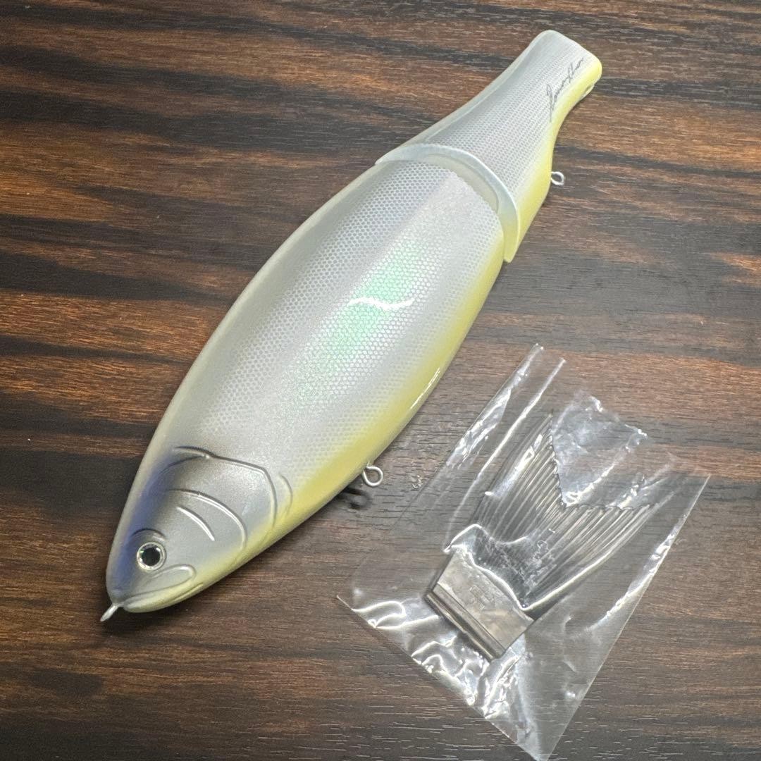 RomanMade MOTHER Chaser 300 Wood Limited White Snake Fishing Lure - Image 2