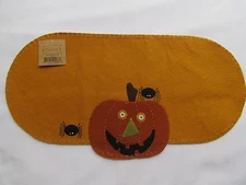 Primitive Style Pumpkin & Spider Halloween table Runner Candle Mat NEW RR-3238