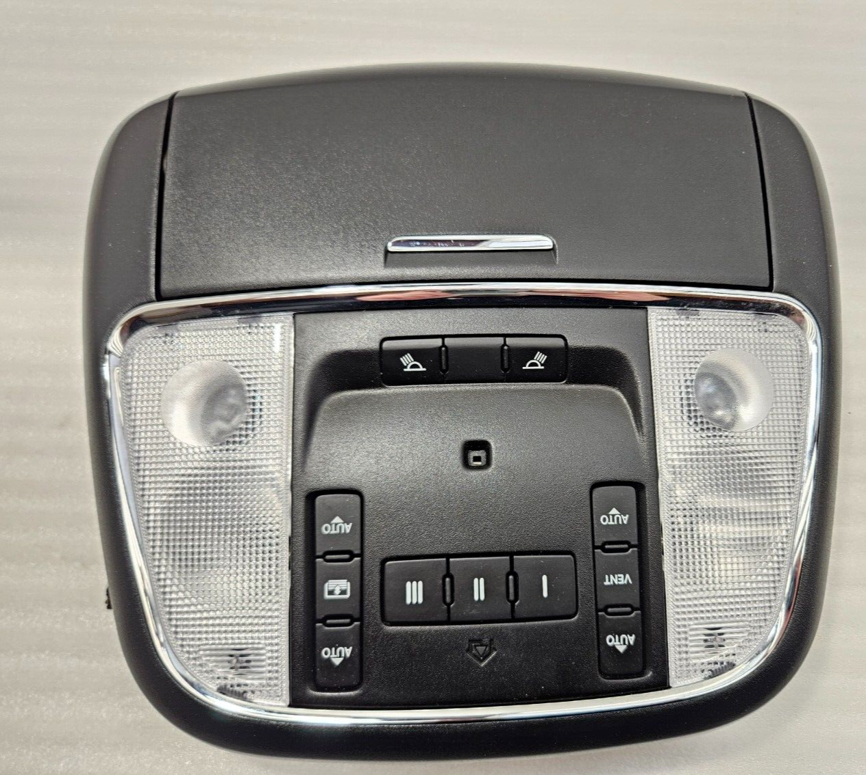 CHRYSLER 300 S 15-23 OEM OVERHEAD CONSOLE SUNROOF READING DOME LIGHT LAMP