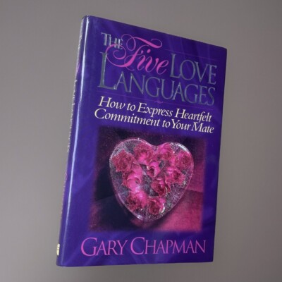 THE FIVE LOVE LANGUAGES: HOW TO EXPRESS HEARTFELT COMMITMENT 1995 HARDCOVER BOOK