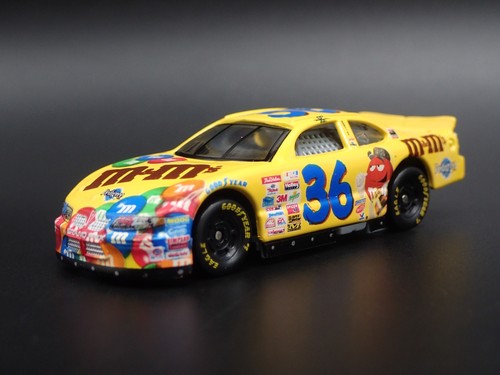 Modelo De Coche Diecast 1/64 De Pontiac Grand Prix Ken Schrader #36 M&M'S 2002 - Imagen 7 de 7