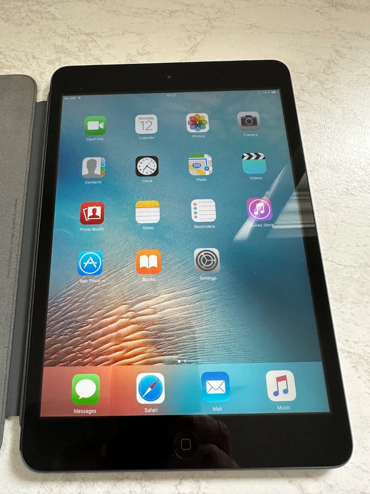 Apple iPad mini 64GB, WLAN + Cellular, Model A1455 (2012) - Sehr guter Zustand - Bild 2 von 4