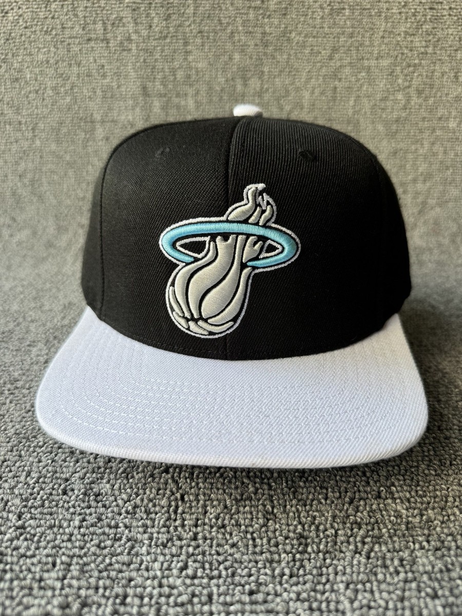 Mitchell & Ness Miami Heat Snapback Hat Black White NBA Cap