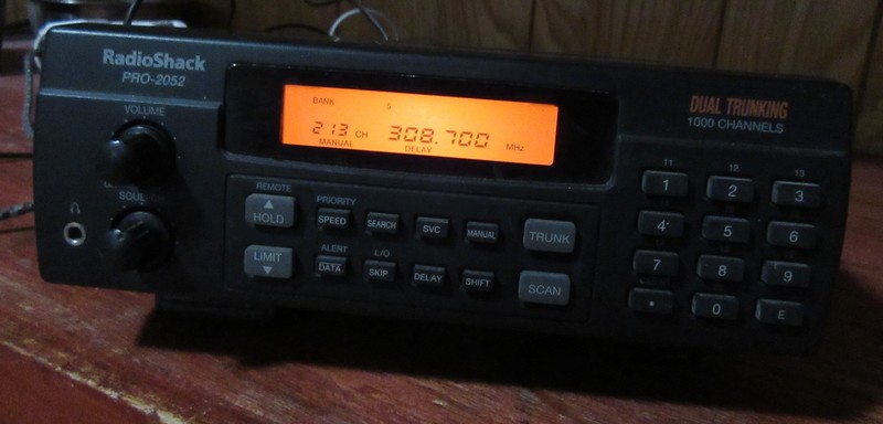 Vintage Radio Shack PRO-2052 Dual Trunking Scanner 1000 Channels TESTED