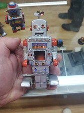 Vintage Wind-Up Walking  Sparking Robot, China NO Key
