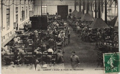 CPA LORIENT - Atelier de PÉcole des Mecaciniens (32921)