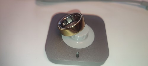 Oura Ring Gen 4 Size 6 GOLD Colour - Picture 4 of 15