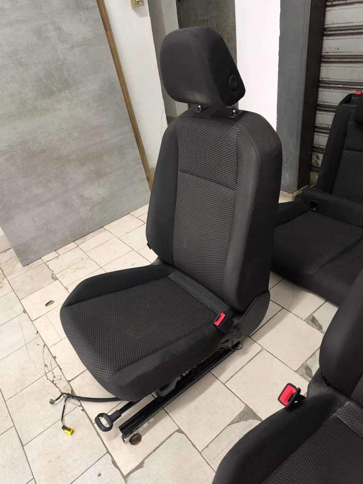 SEDILE/TAPPEZZERIE PASSEGGERO ANTERIORE VOLKSWAGEN POLO AW1 BZ1 2017- Foto 2 de 4