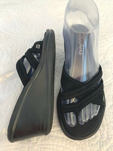 SKECHERS Memory Foam Black Strappy Thong Wedge Sandals 6 M - NICE | eBay