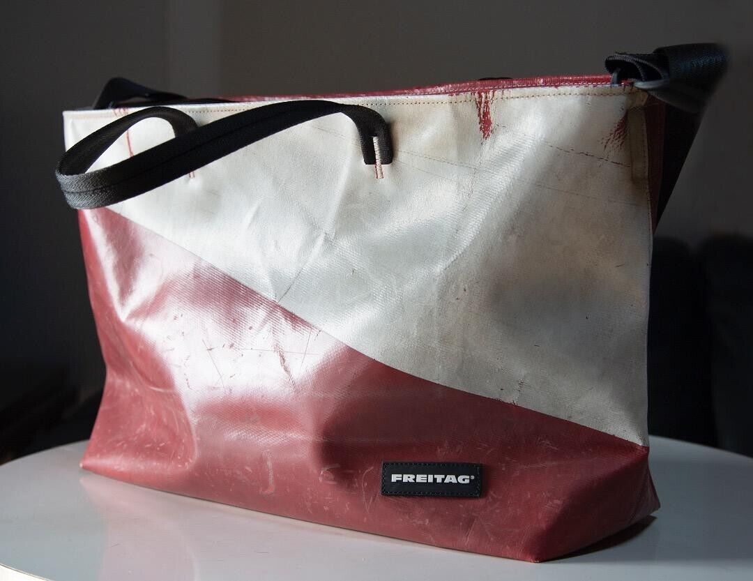 FREITAG F204 COOPER ‐ JAPAN Limited Model ‐ Crimson Red FREITAG F204 COOPER ‐ JAPAN Limited Model ‐ Crimson Red