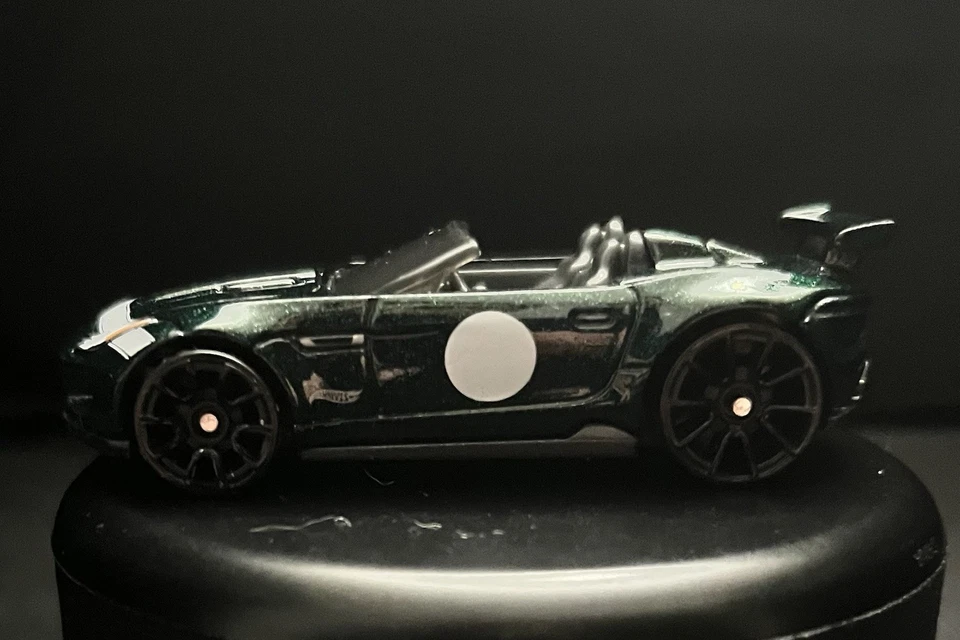 Hot Wheels '15 Jaguar F-Type Project 7 🟢 Diecast 1:64 Modelo de coche de juguete HW Exotics Foto 3 de 4