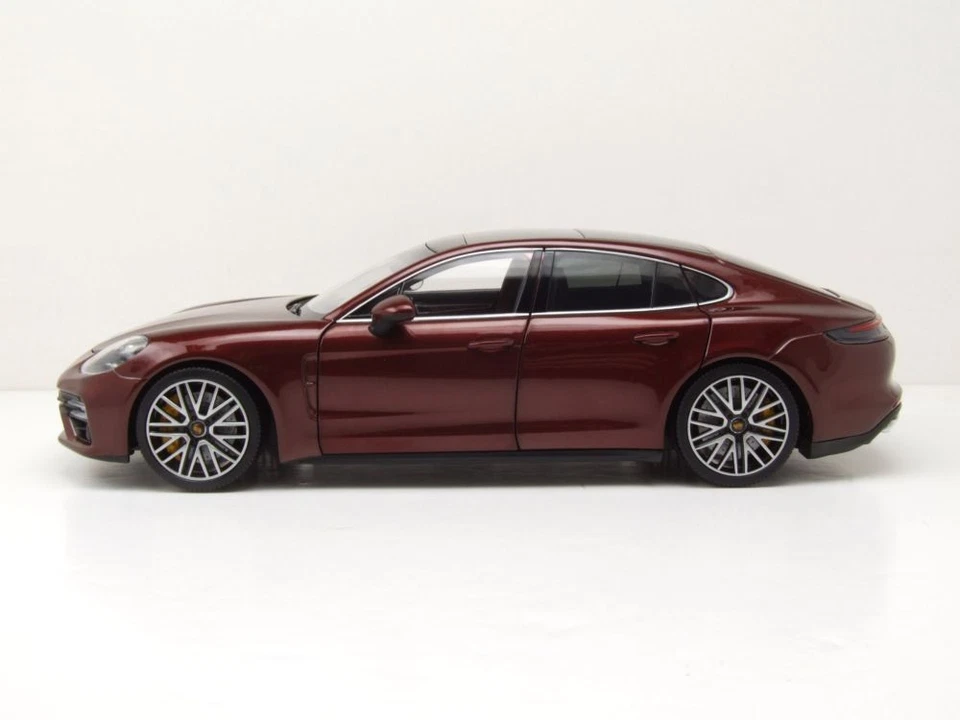 Porsche Panamera Turbo S 2020 Rosso Scuro Metallico Modellino 1:18 Minichamps - Immagine 3 di 4