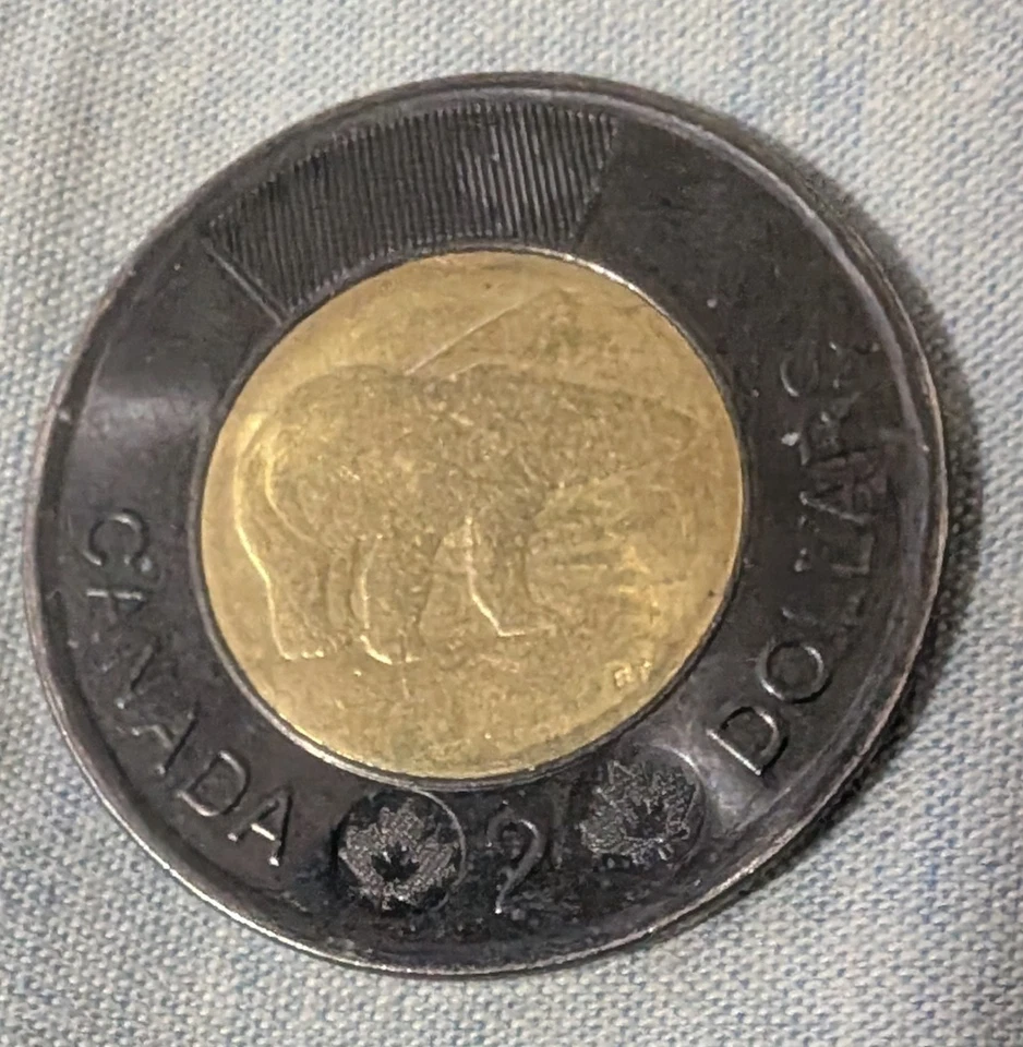 Canada 2022 Queen Elizabeth II Black Ring Toonie w/ Edge Stamp Andulation Defect - Image 2 of 4