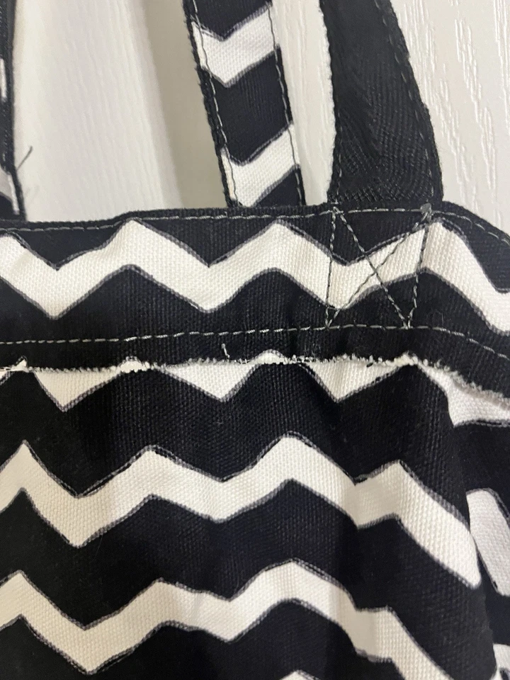 Bolso de Hombro Thirty one Retro Metro Lona Negro Blanco Chevron Foto 4 de 4