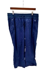 The North Face Women's Aphrodite Motion Capris Summit Navy