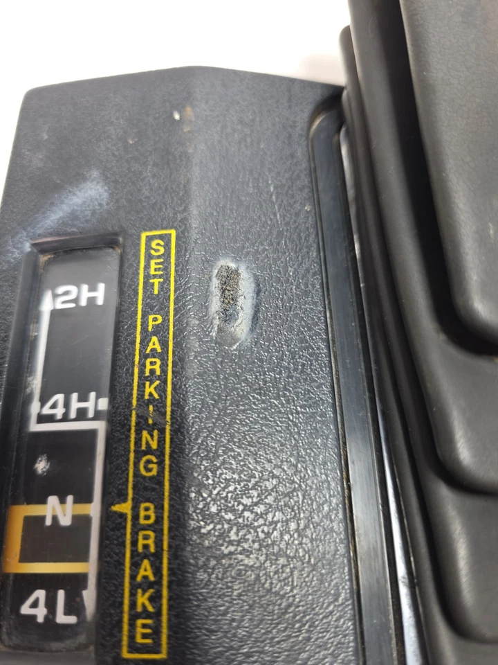1981-87 Chevy GMC Truck 81-91 K5 Blazer Suburban TRANSFER CASE SHIFTER Bezel OEM - Image 4 of 4