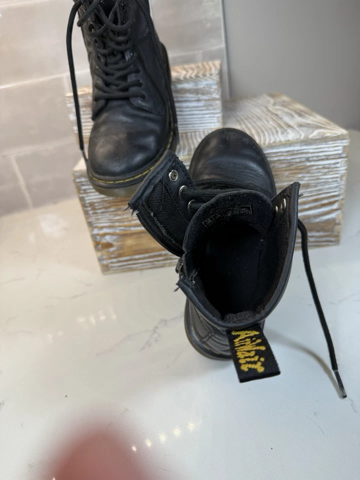 Cordones para botas Dr Martens Air Wair tricolor, paquete de 2, L-4050-36-140-PB Foto 2 de 4
