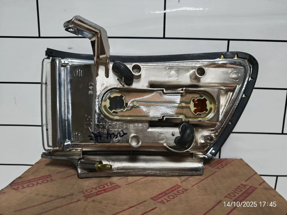 TOYOTA COROLLA EE90 AE92 LUZ DE GIRO ESQUINA DELANTERA LATERAL DERECHA SOLO GENUINA Foto 2 de 4