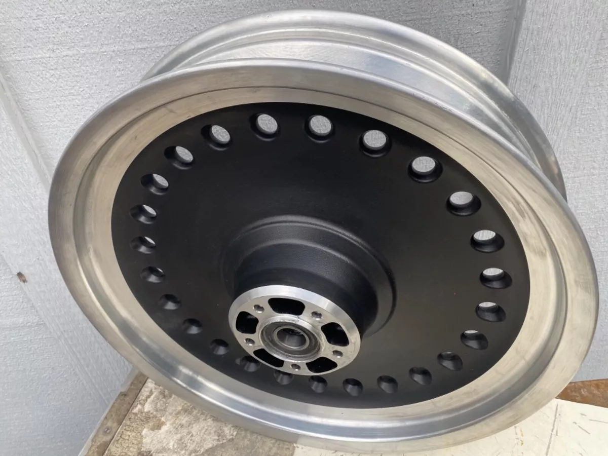 Harley Davidson OEM 17 X 3.5 Softail Fat Boy FLSTF Front Mag Wheel Nice