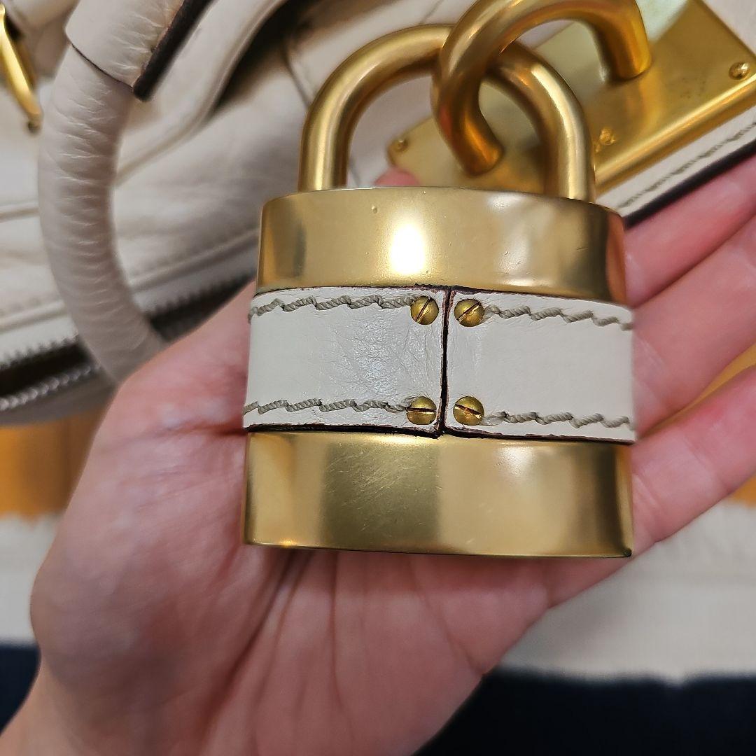 Chloe Paddington Shoulder Bag Leather Off-White with Padlock Chloe Paddington Shoulder Bag Leather Off-White with Padlock
