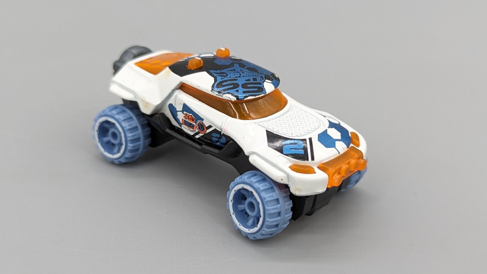Mattel Hot Wheels 2015 White Orange Blue Terrain Storm 1:64 Diecast Car