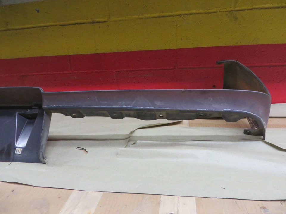 Relleno parachoques trasero Lincoln Mark VII 87 88 89 90 91 92 OEM Foto 3 de 4