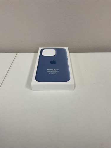 Apple Silicone Case with MagSafe for iPhone 15 Pro - Winter Blue T14-55 - Picture 5 of 6