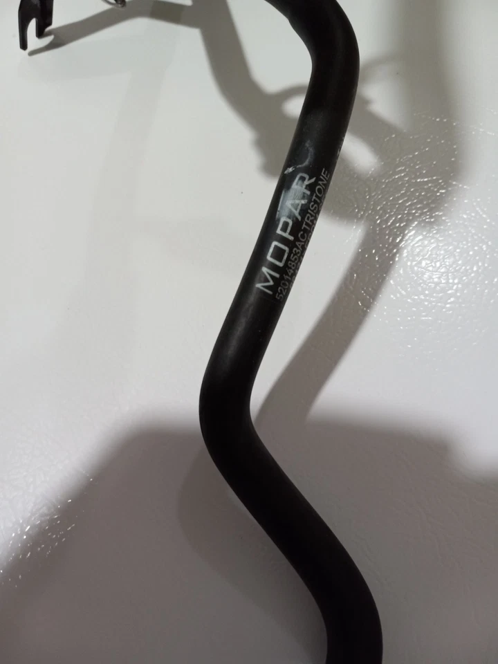 Manguera de suministro de calefacción Mopar 52014853AC 2014-2021 Ram ProMaster OEM Foto 3 de 4