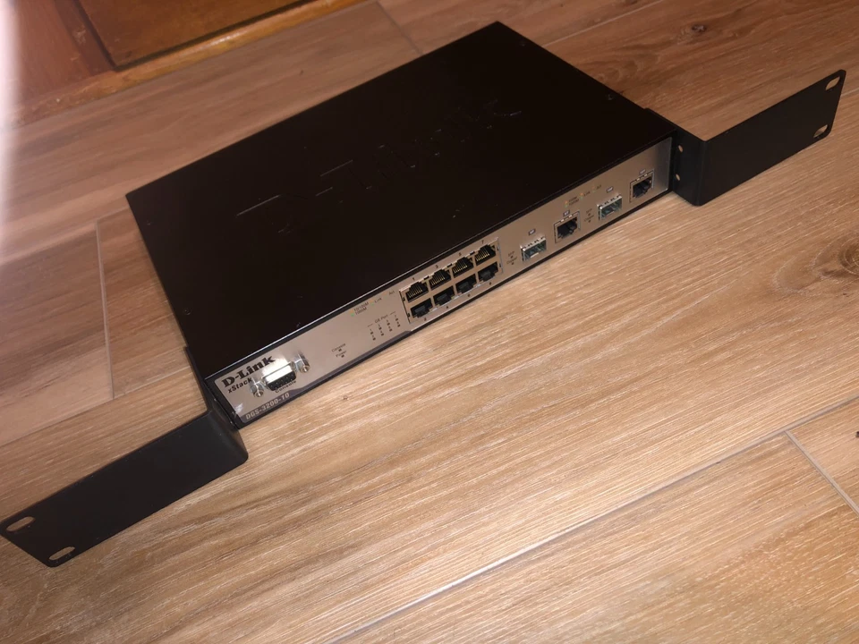 D-LINK DGS-3200-10 xStack 10-Port Gigabit + 2x SFP L2 Managed Switch INCL RM EAR - Image 3 of 4