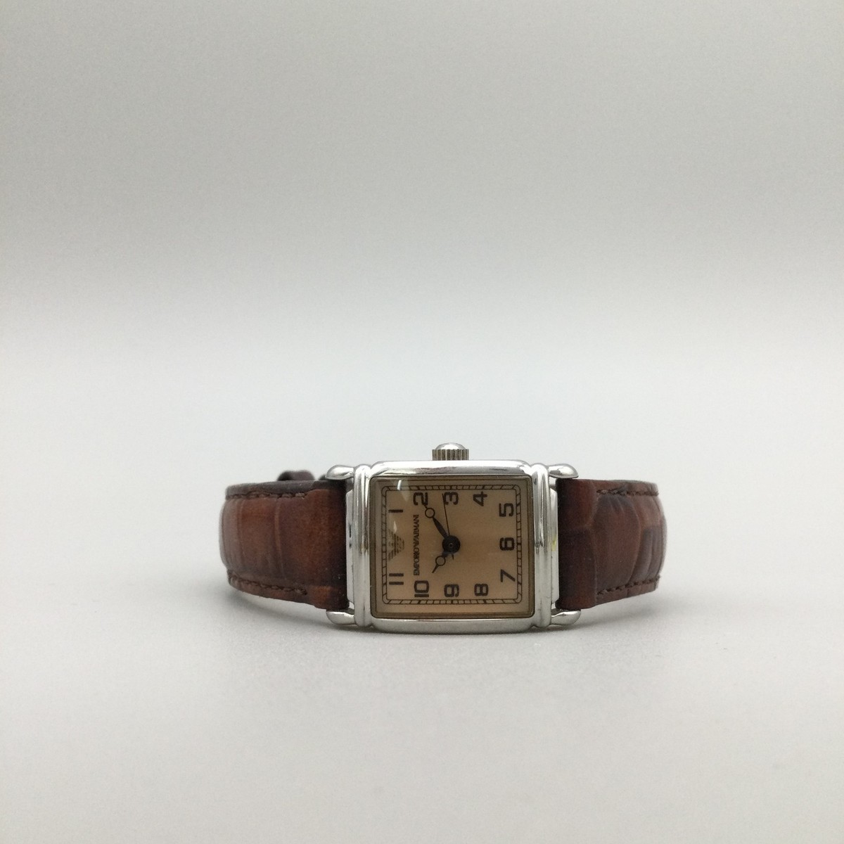 Vintage Emporio Armani Watch Womens 18mm AR-0205 Leather  display picture 3