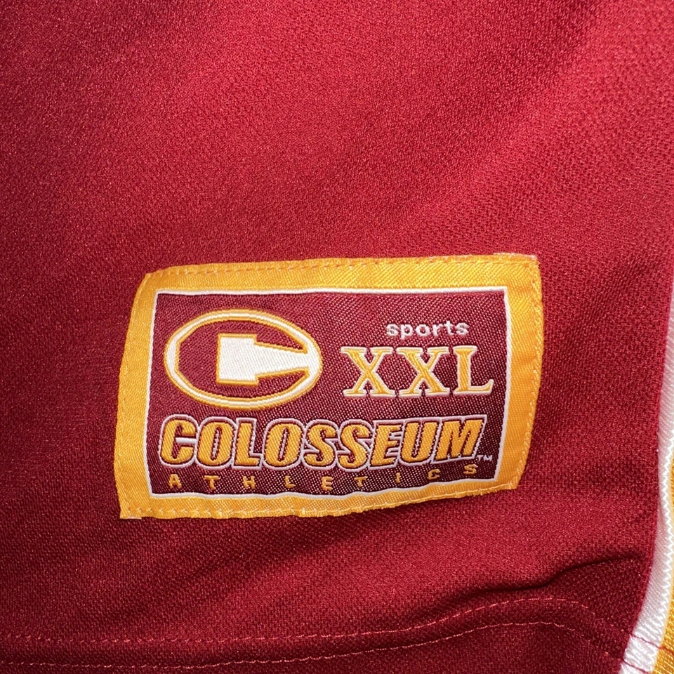 Camiseta deportiva de baloncesto usada en excelente estado USC Trojans #22 Coliseo para hombre XXL Cardinal dorada vintage Foto 3 de 4