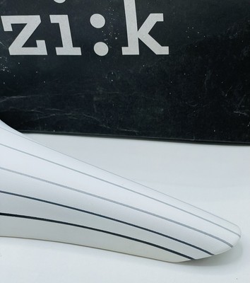 Fi'Zi:k Volta R1 Carbon Road Bike Saddle Lightweight Fizik