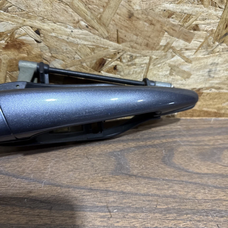 01-06 BMW E46 330Ci 3-SERIES COUPE CONVERTIBLE RIGHT DOOR EXTERIOR HANDLE OEM - Image 3 of 4